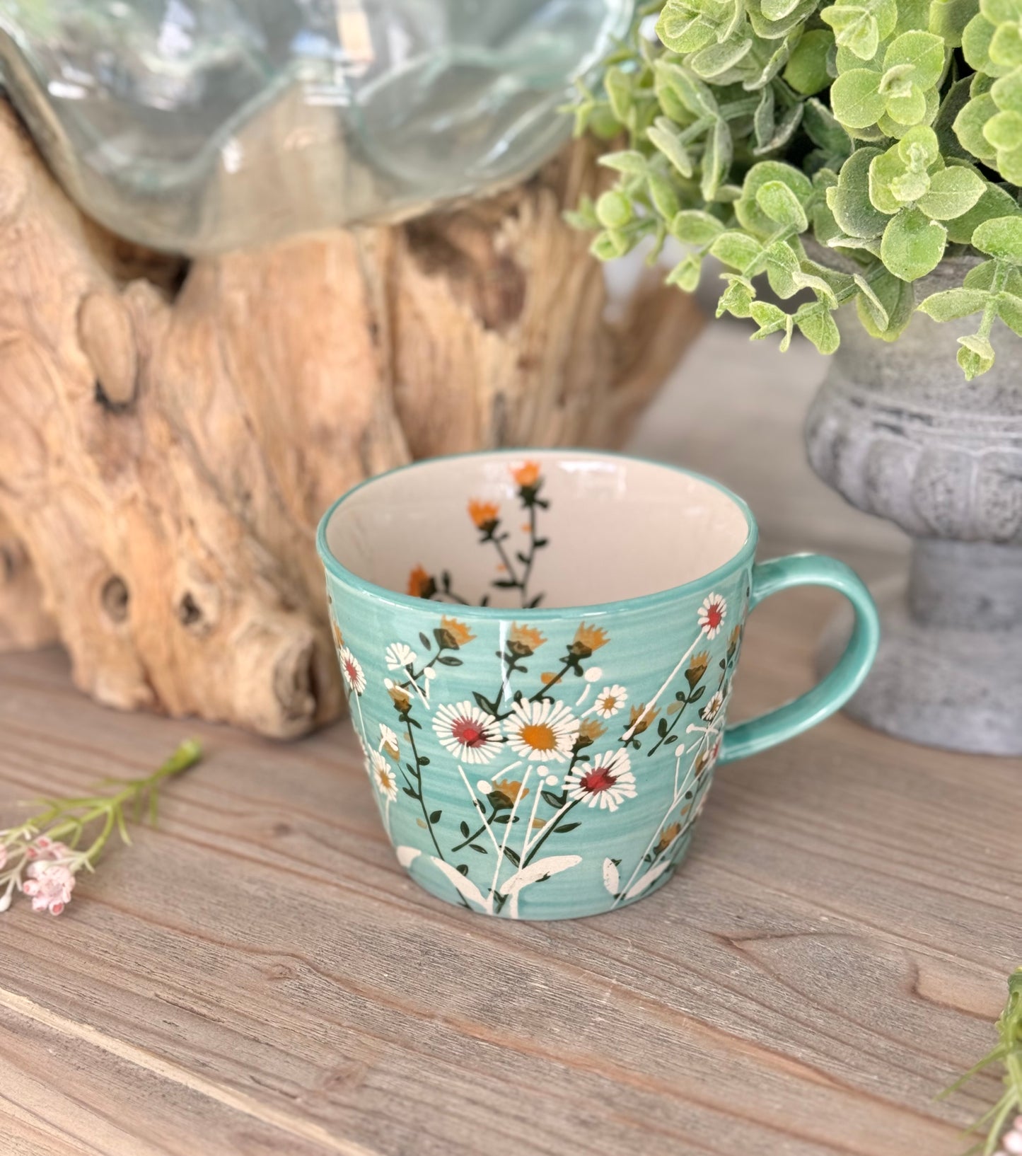 Ceramic Daisy Mugs 12.5cm - 2 Colour Options Available