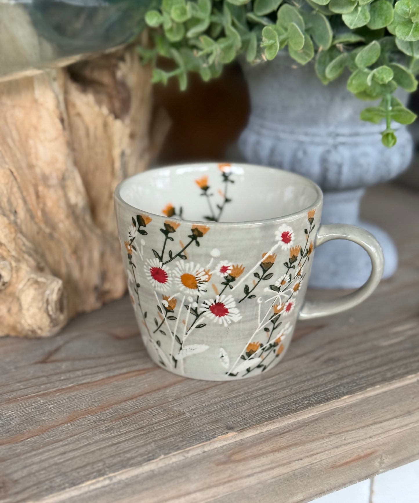Ceramic Daisy Mugs 12.5cm - 2 Colour Options Available