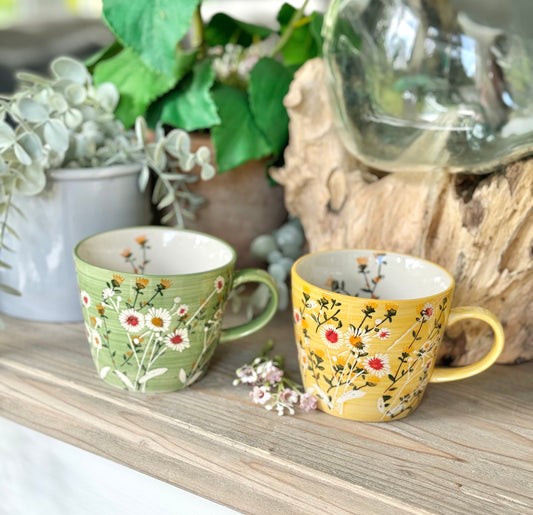 Ceramic Daisy Mugs 12.5cm - 2 Colour Options Available