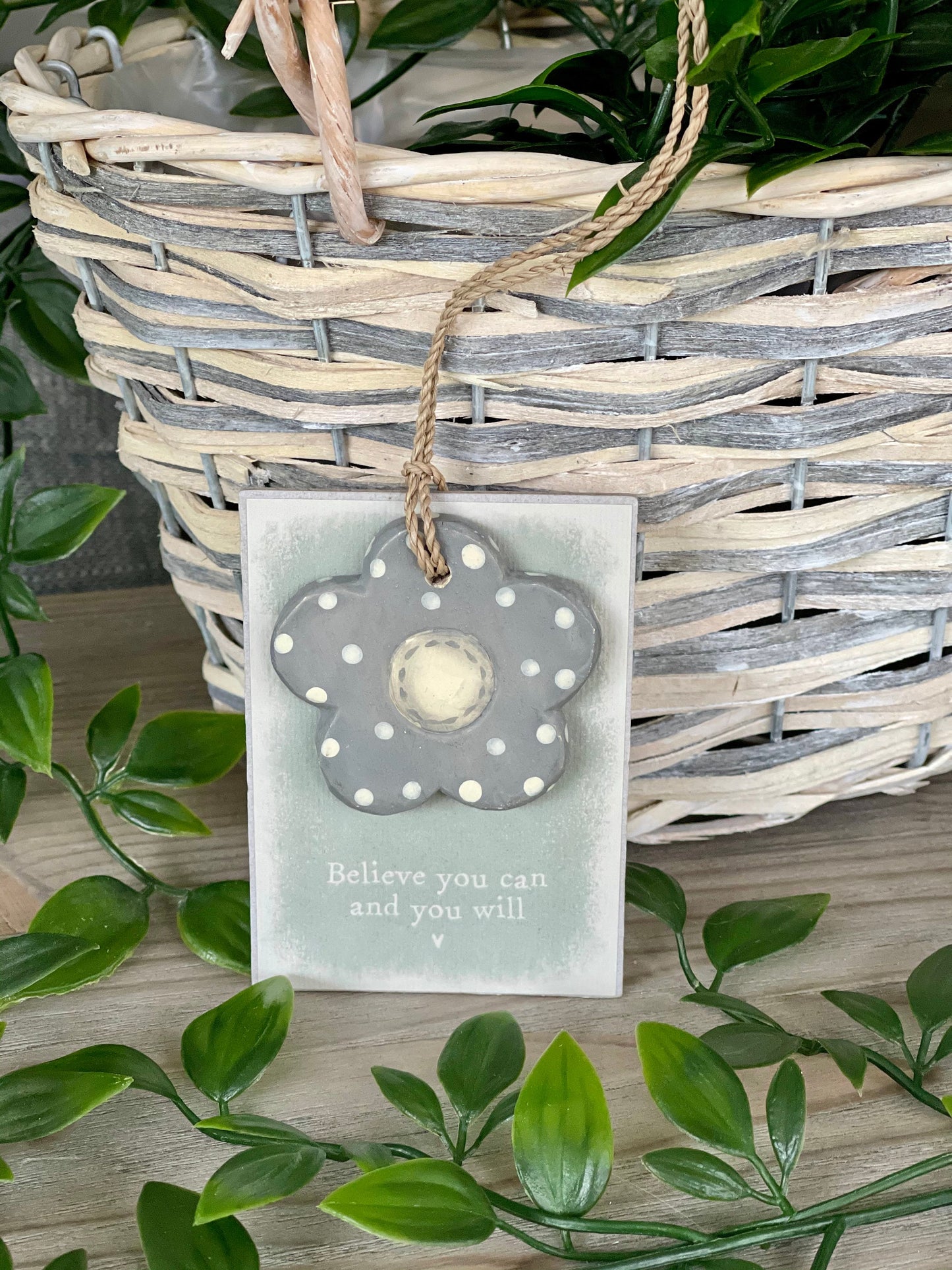 Dotty Flower Tag - Believe you can