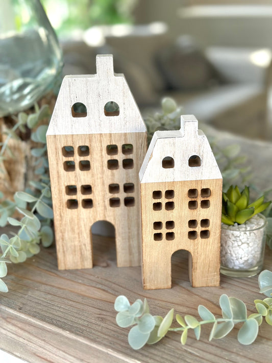 Set of 2 Wooden Houses with white Roofs