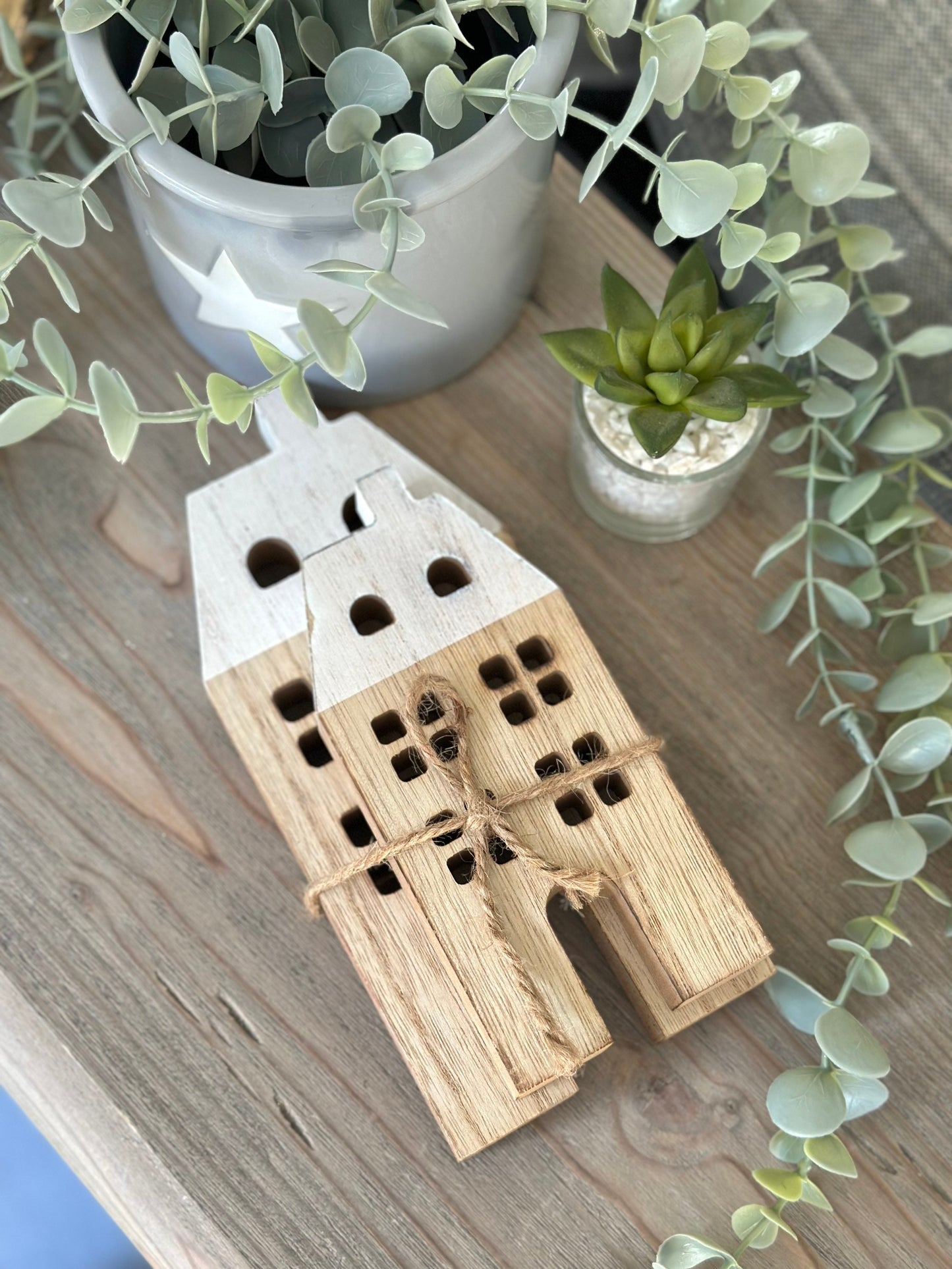 Set of 2 Wooden Houses with white Roofs